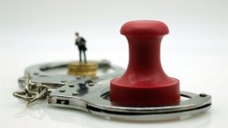 股票配资网站大全 检察机关依法对十三届全国人大教科文卫委员会副主任委员杜玉波提起公诉